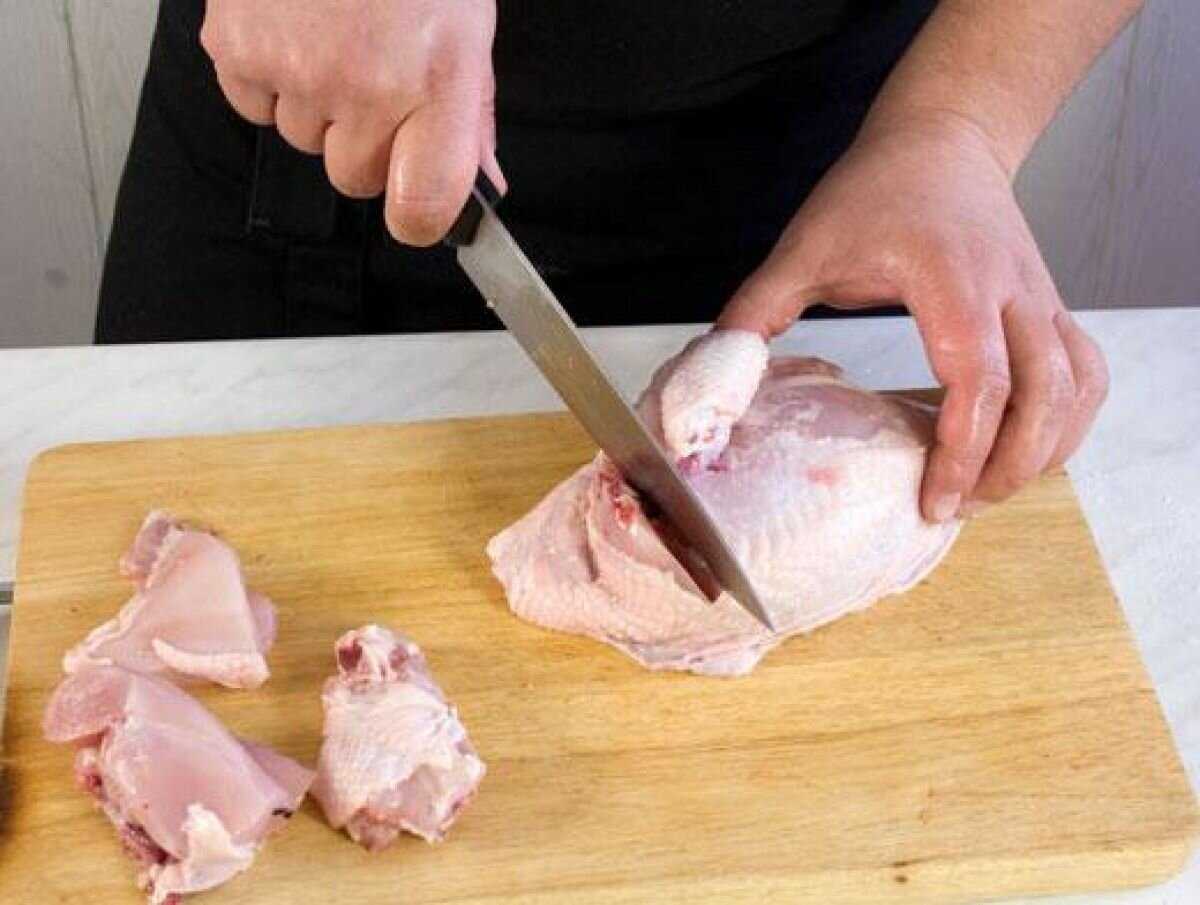 Как разрезать целую курицу на порции. как разделать курицу экономно. шаг за шагом