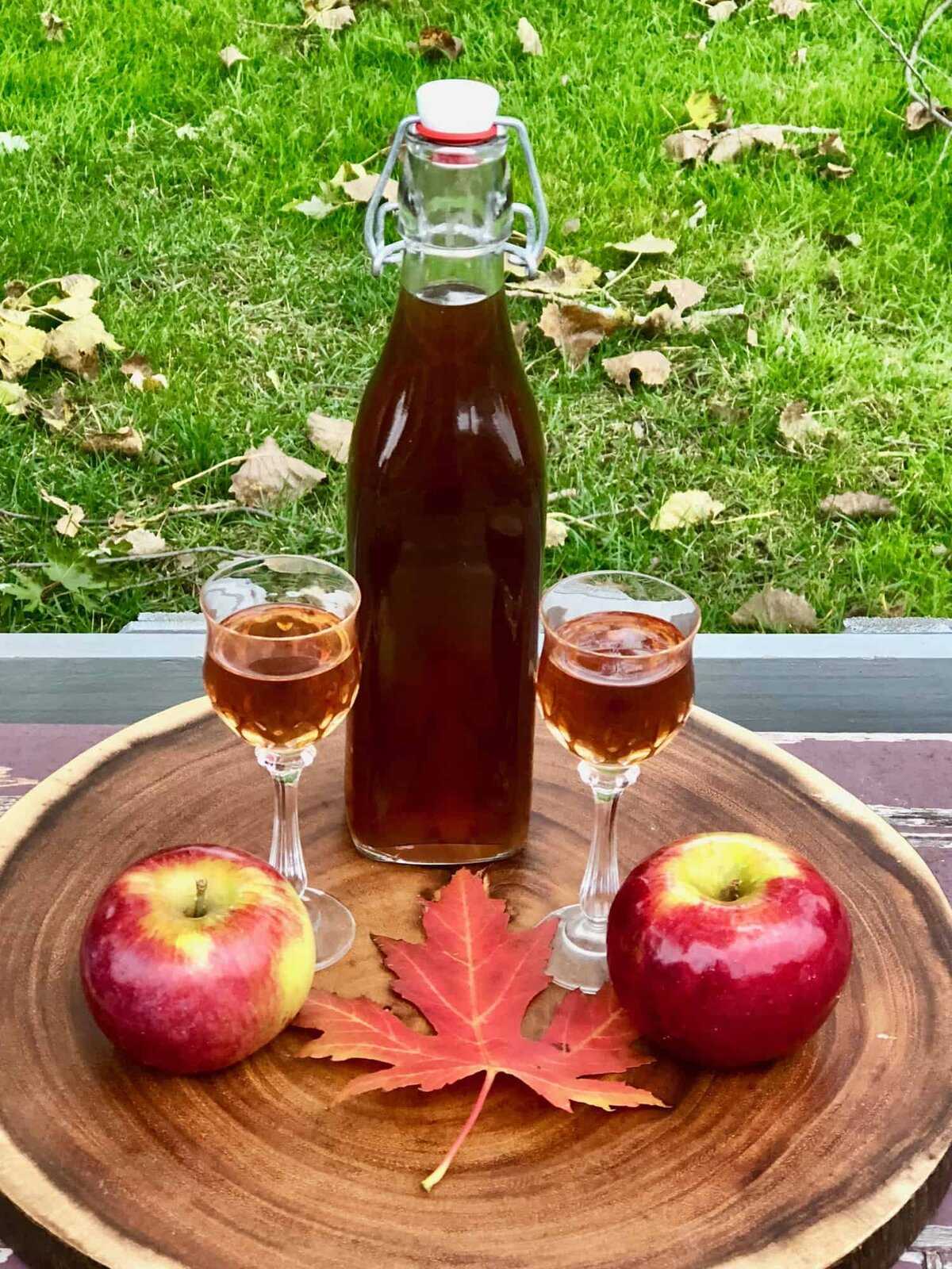 Домашняя наливка из яблок 🍏 – 13 замечательных рецептов